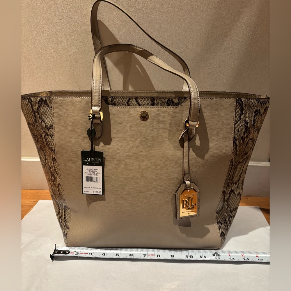 NWT RL Leather Newbury Halee Med Zip Tote in Limestone with metal feet